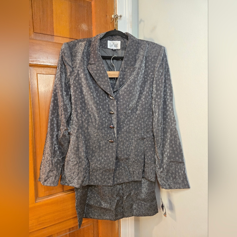 Le Suit Women's Gray Blazer & Skirt Set Sz 14